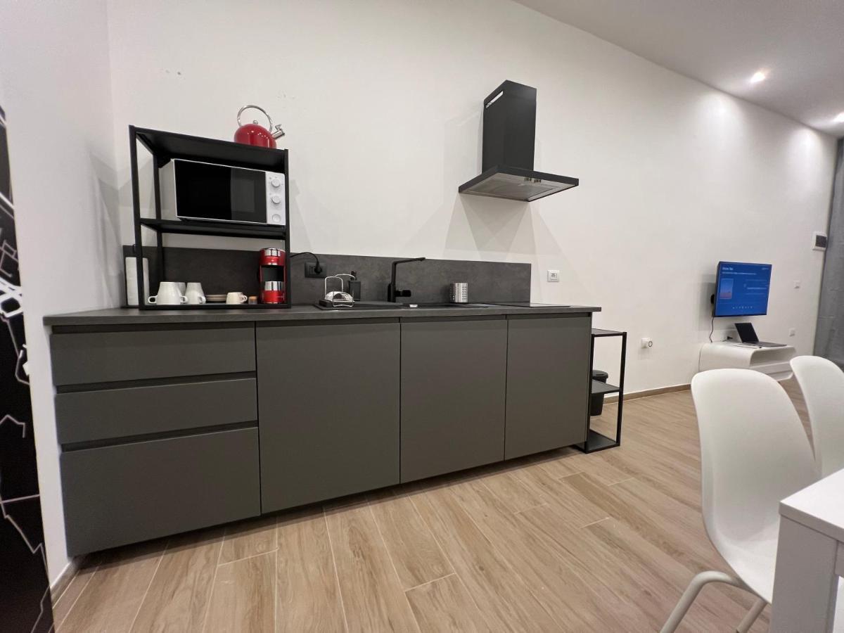 Citywise Vittorio - Independent Apartment Near Bari Central Station Exterior photo
