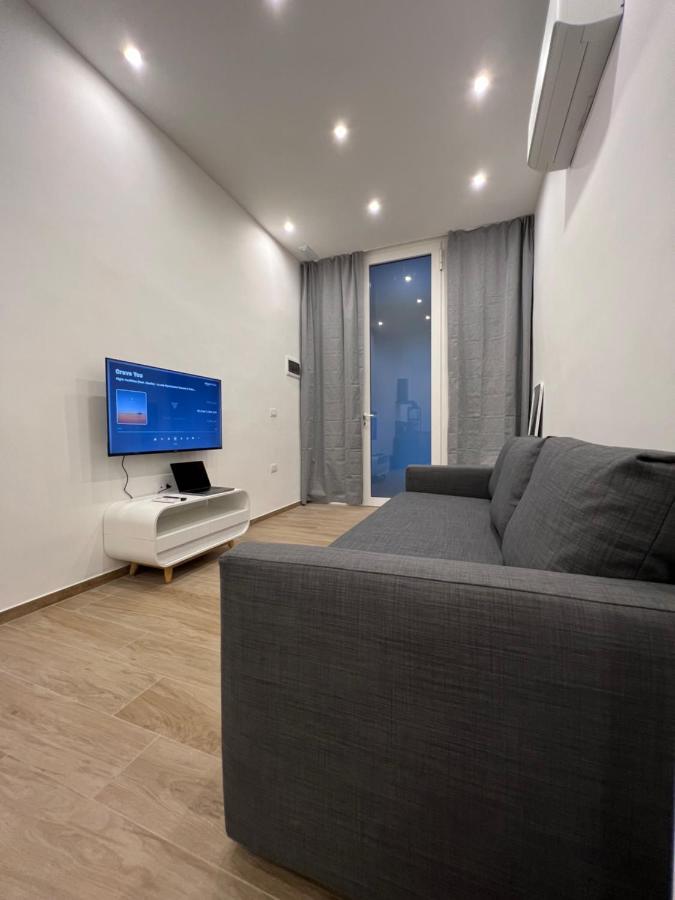 Citywise Vittorio - Independent Apartment Near Bari Central Station Exterior photo