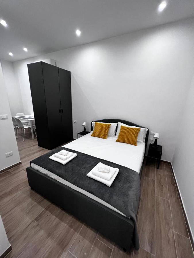 Citywise Vittorio - Independent Apartment Near Bari Central Station Exterior photo