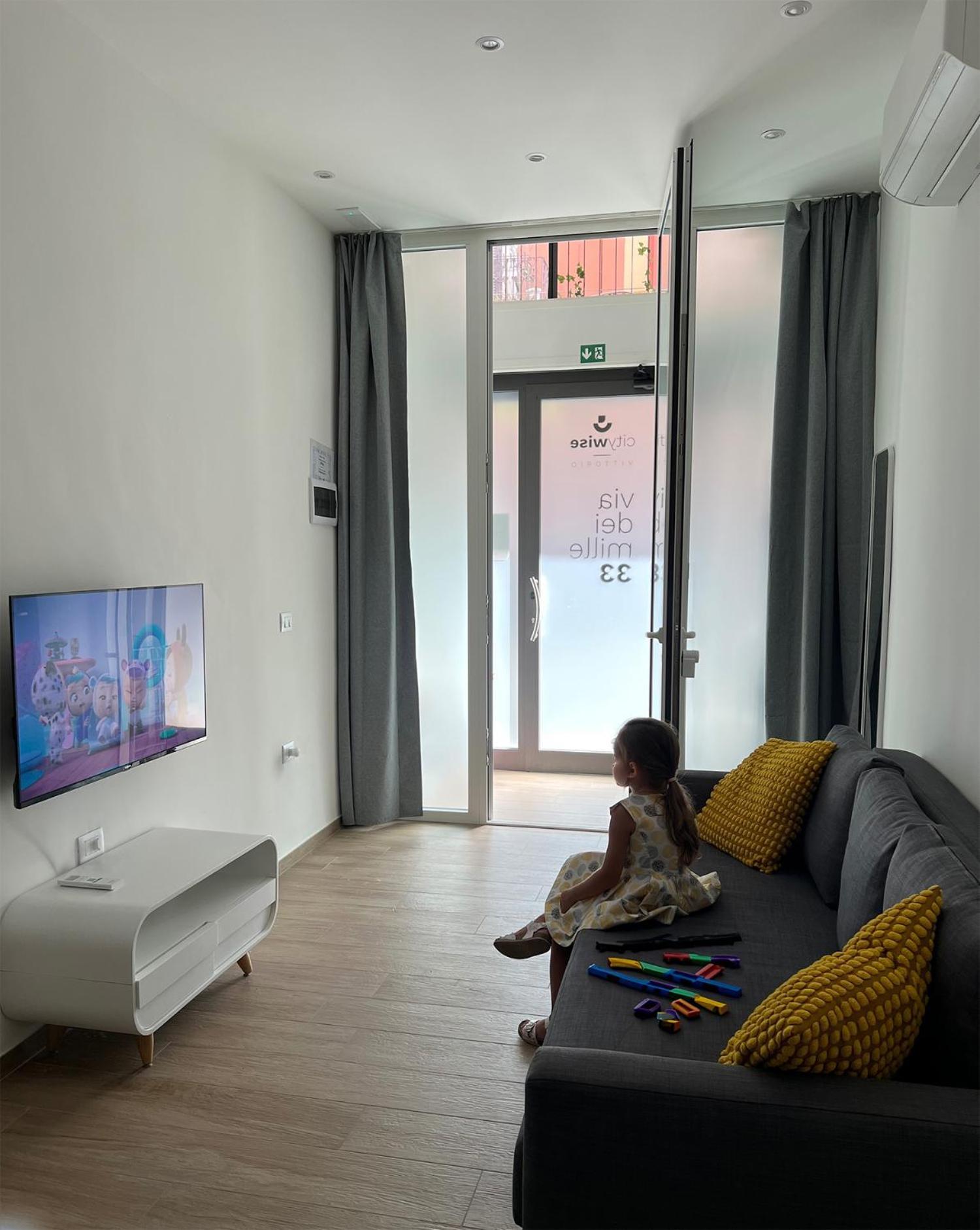 Citywise Vittorio - Independent Apartment Near Bari Central Station Exterior photo