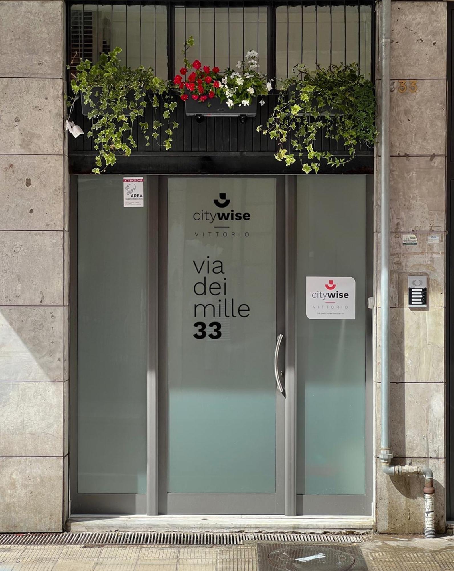 Citywise Vittorio - Independent Apartment Near Bari Central Station Exterior photo